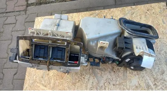 Volvo V70 Interior heater climate box assembly 68022299