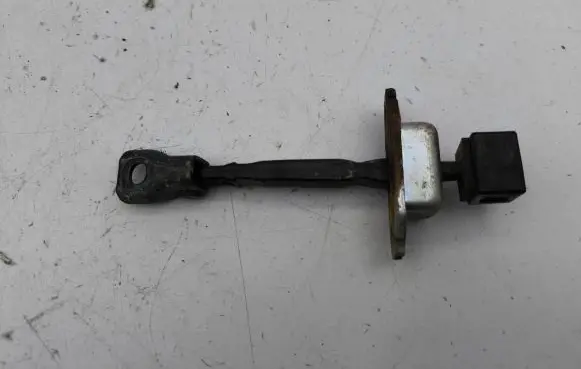 Mitsubishi Outlander Rear door check strap stopper