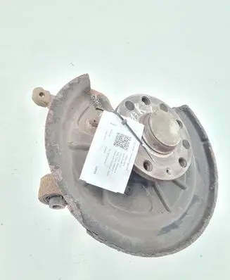 Volkswagen Golf VI Rear wheel hub