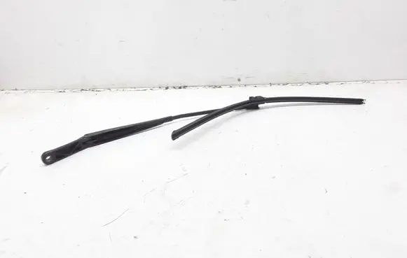 Front wiper blade arm