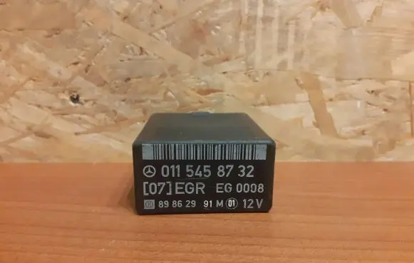 Mercedes-Benz E W124 Other relay 0115458732 1322