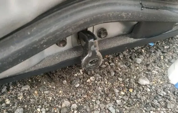 Mazda 3 I Front door check strap stopper 