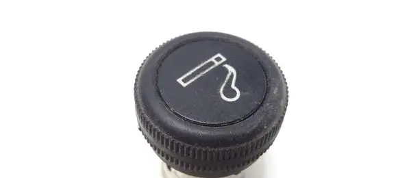 Volkswagen PASSAT B4 Cigarette lighter front 