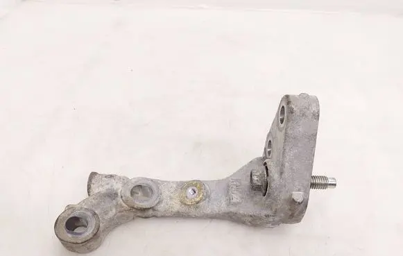 Mazda CX-5 Engine mounting bracket KN02