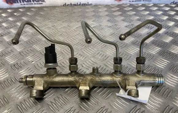 Renault Espace III Fuel main line pipe 0445214018