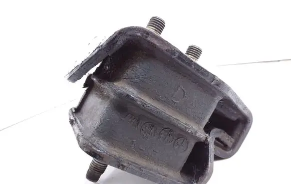 Subaru Impreza I Engine mount bracket 41022FA000