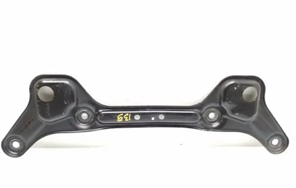 Mercedes-Benz C W204 Steering rack mounting bracket A2046280011