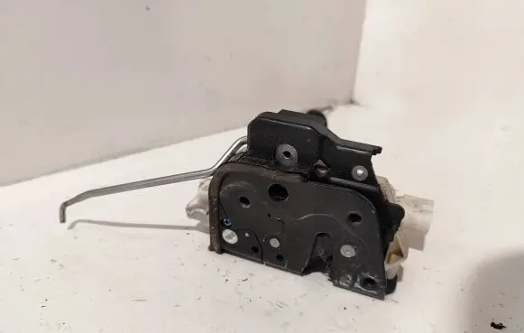 Audi A4 S4 B7 8E 8H Front door lock 8E1837016AA