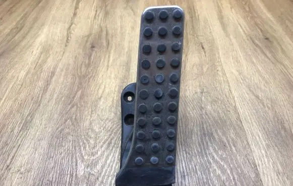 Mercedes-Benz C W205 Accelerator throttle pedal A2053000104