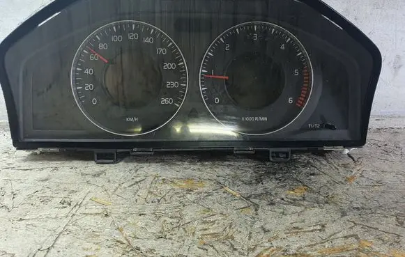 Volvo V70 Speedometer (instrument cluster) 31270899AA 36002598 BK9KB