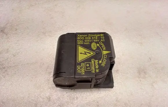 BMW 5 E60 E61 Headlight ballast module Xenon 5DD00831910