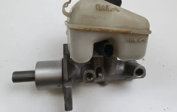 Opel Zafira A Brake fluid reservoir 