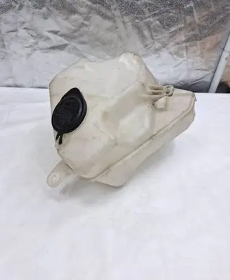Toyota Prius (XW20) Windshield washer fluid reservoir/tank 060851145