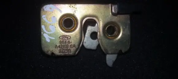 Ford Fiesta Front door lock 96fga43102ca 96fg-a43102-ca