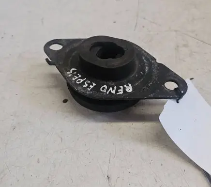 Engine mount bracket