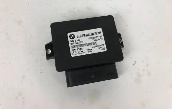 BMW X3 F25 Hand brake control module 6863277 23122010 0161620202