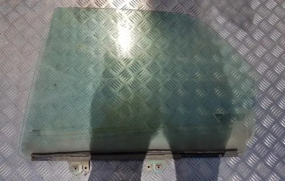 Renault Laguna I Rear door window glass