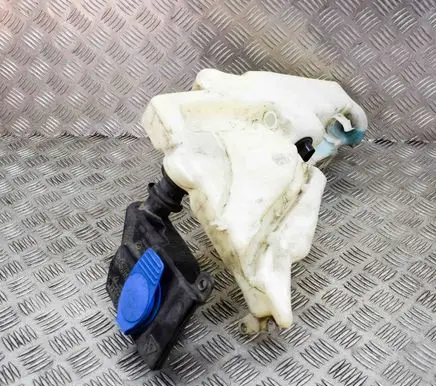 Windshield washer fluid reservoir/tank
