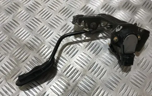 Toyota Avensis Verso Accelerator throttle pedal 7811116030 78111-16030