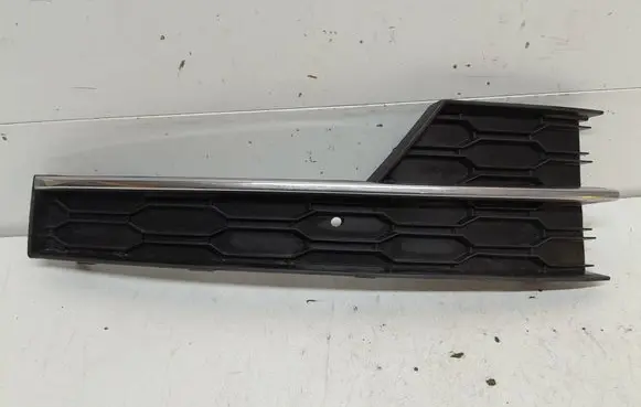 Skoda Octavia Mk3 (5E) Front bumper lower grill 5E0807682G
