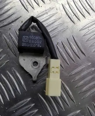 Toyota Avensis T250 Aerial antenna filter 9008088002