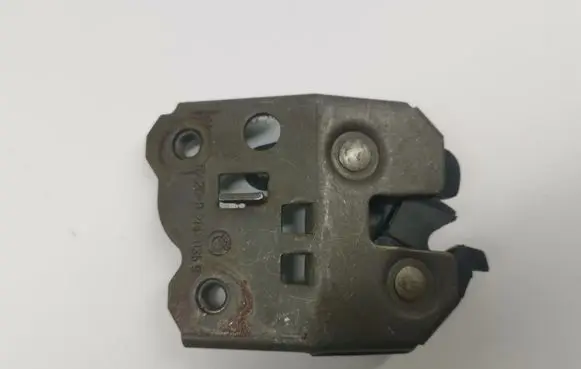 BMW 3 E46 Seat back rest lock catch 8209035