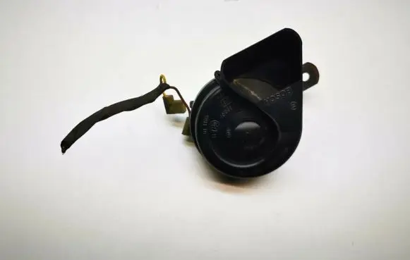 Mercedes-Benz CLS C219 Horn signal E9703881164 3881164