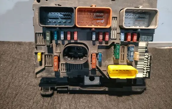Peugeot 307 CC BSM Control unit 9664055780