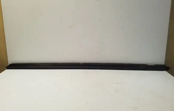 Audi TT TTS Mk2 Front door glass trim molding 8J0837477C
