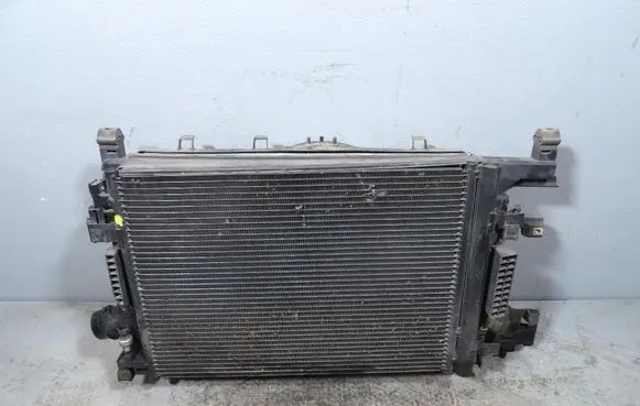 Opel Astra J Coolant radiator 