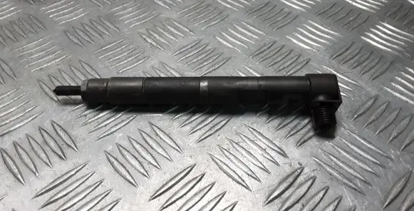 Mercedes-Benz E W212 Fuel injector A6510700587