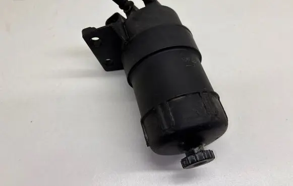Volvo S60 Fuel filter housing 8616848