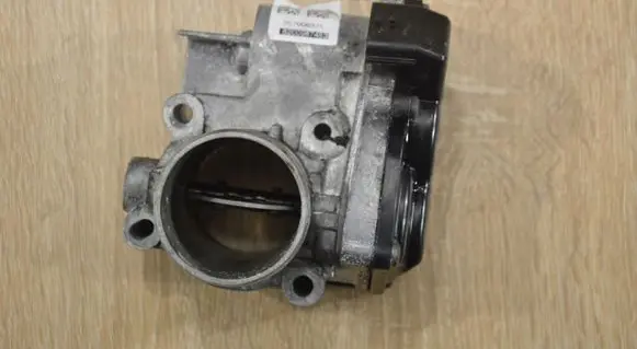 Renault Laguna III Throttle valve 8200987453