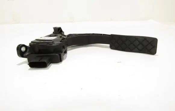 Audi A5 8T 8F Accelerator throttle pedal 8k1723523
