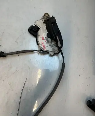 Skoda Rapid (NH) Front door lock 5e1837015a