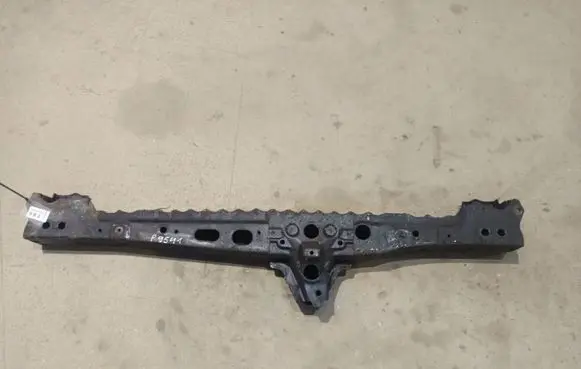 Toyota Avensis T270 Front bumper cross member 