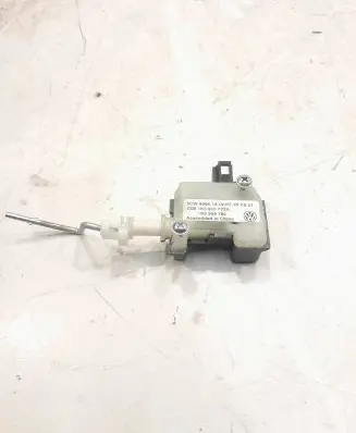 Volkswagen Jetta V Fuel tank cap lock motor 1K5810773A 1K5959782