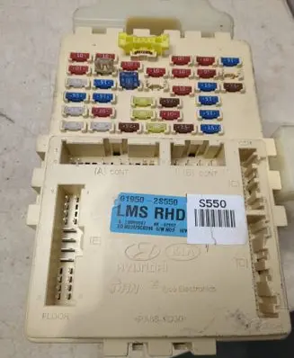 Hyundai ix35 Fuse module 919502S550 L8090047