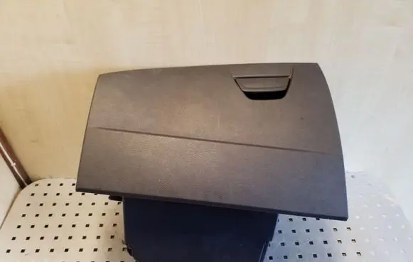 Ford Focus Glove box BM51A06044BLW
