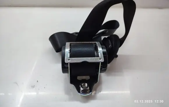 Mini Cooper Countryman R60 Front seatbelt 617059800B
