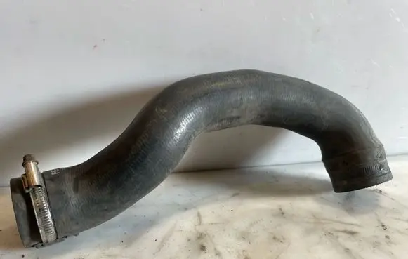 Intercooler hose/pipe