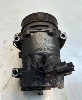Volvo S40, V40 Air conditioning (A/C) compressor (pump) 8200040681 2261005234