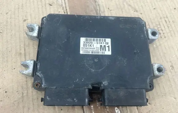 Opel Agila B Engine control unit/module 3392051K12 E6T90072H4ZE 051K1