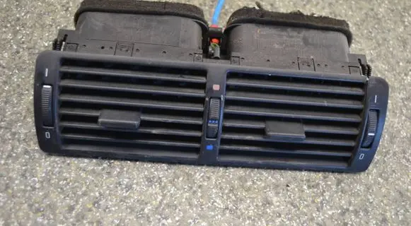 BMW 3 E46 Dash center air vent grill 8363199 8370741 8361895