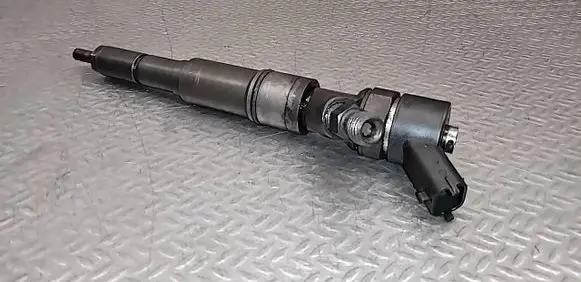 BMW X5 E53 Fuel injector 0445110047 7785984