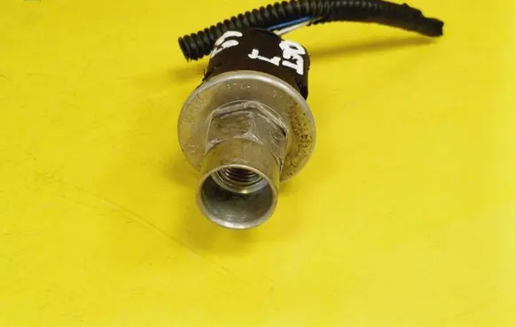 Air conditioning (A/C) pressure sensor