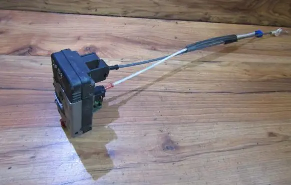 Opel Zafira A Rear door lock 24414135 nenustaytas