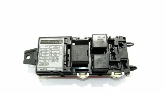Volvo S40, V40 Fuse module 30889989