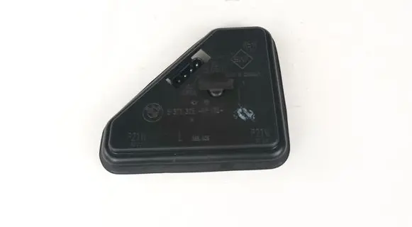 BMW 5 E39 Tail light bulb cover holder 8371325