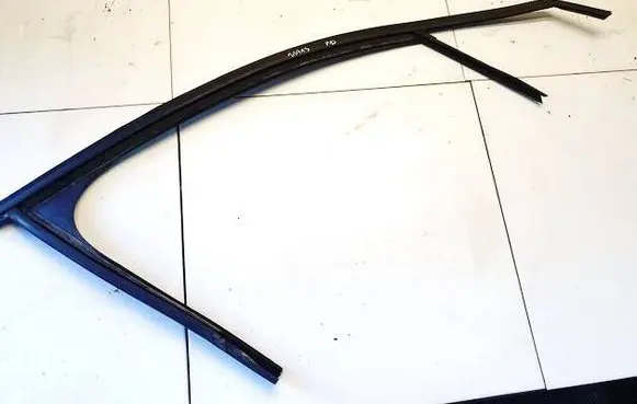 Peugeot 508 Rubber seal front coupe door 9687284280